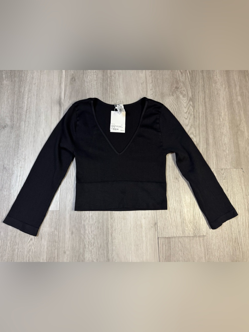 Nikibiki Black cropped Ribbed Seamless V-Neck Knit Top Long Sleeve S/M NWT